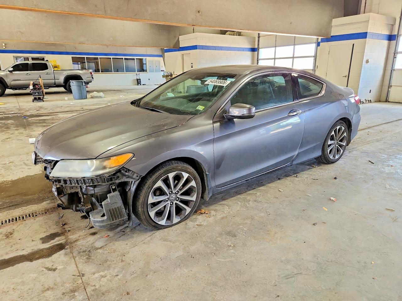 Salvage Honda Accord Image