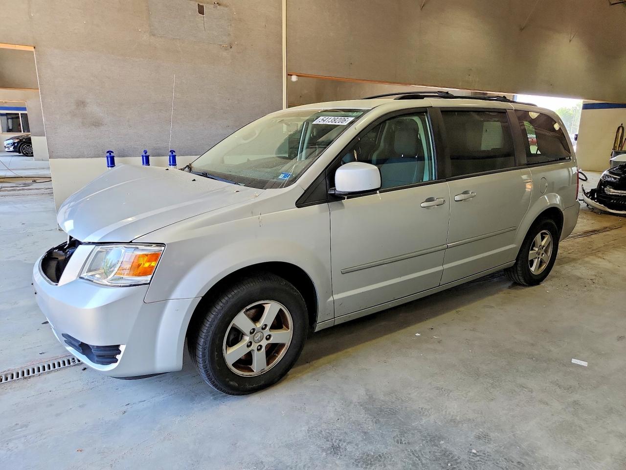 Salvage Dodge Caravan Image