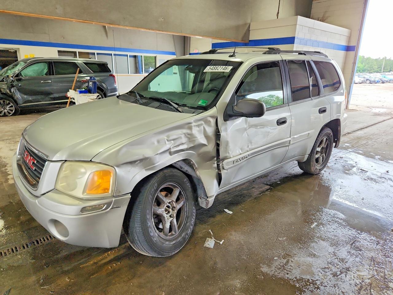 Salvage GMC Envoy Image