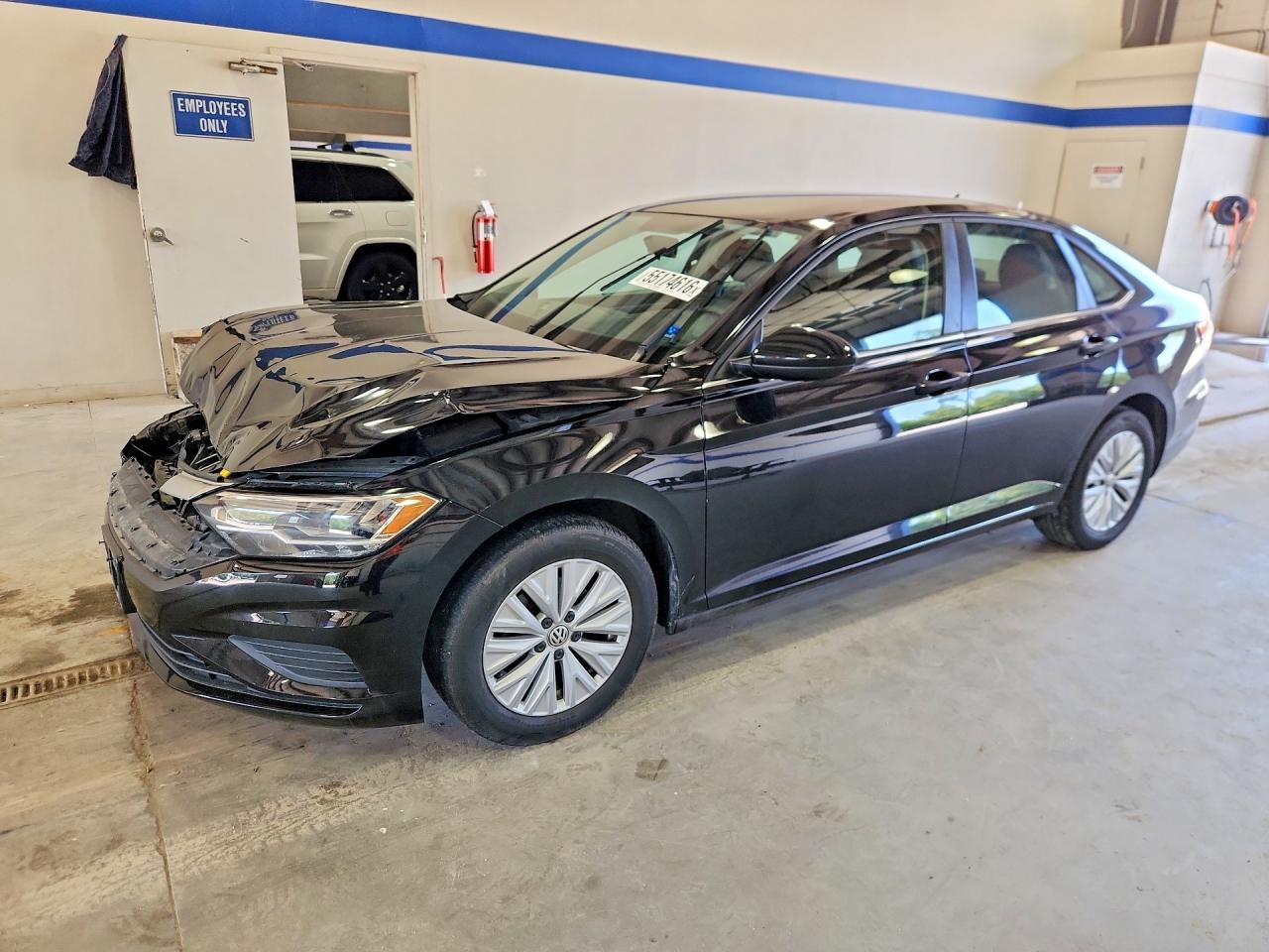 Salvage Volkswagen Jetta Image