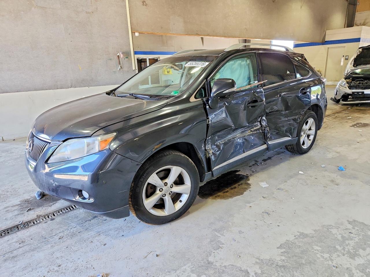 Salvage Lexus RX Image