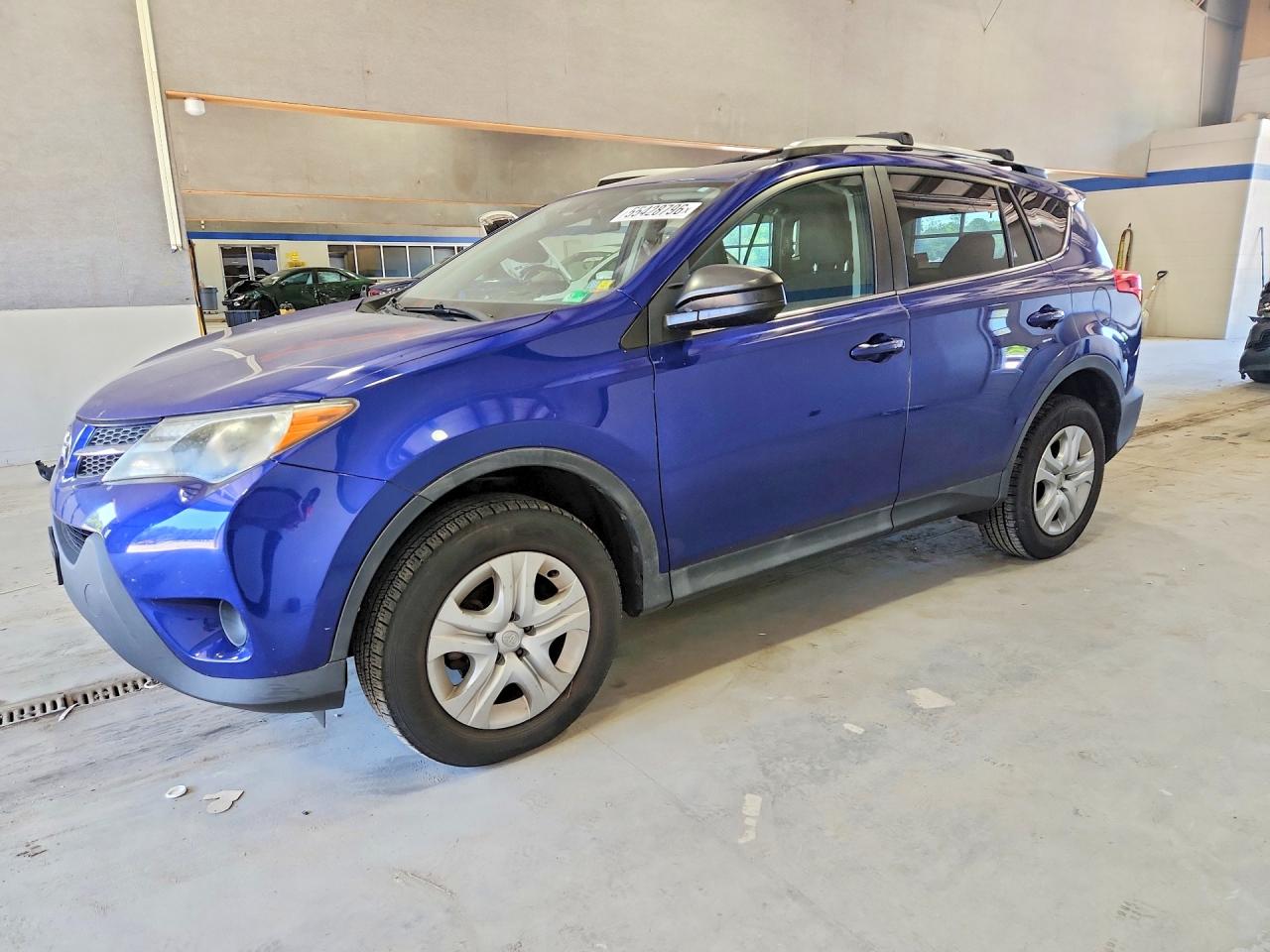 Salvage Toyota RAV4 Image
