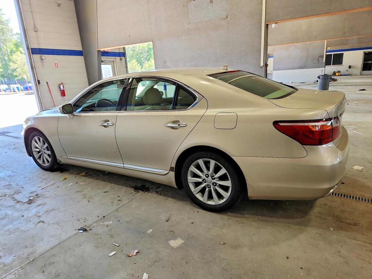 Lexus LS 460