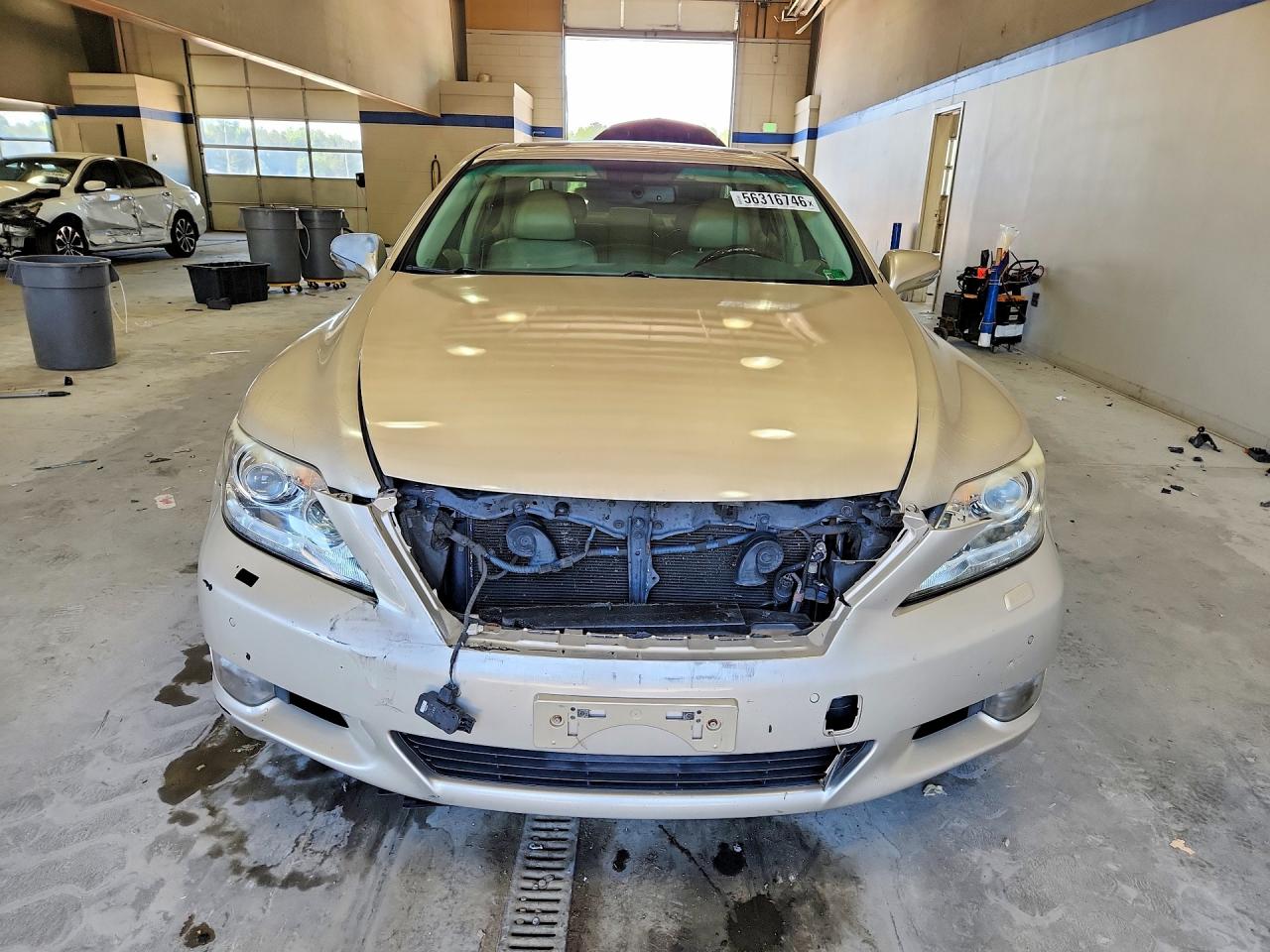 Lexus LS 460