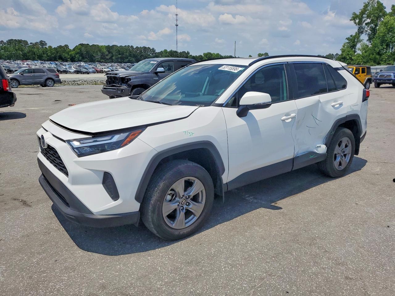 Salvage Toyota RAV4 Image