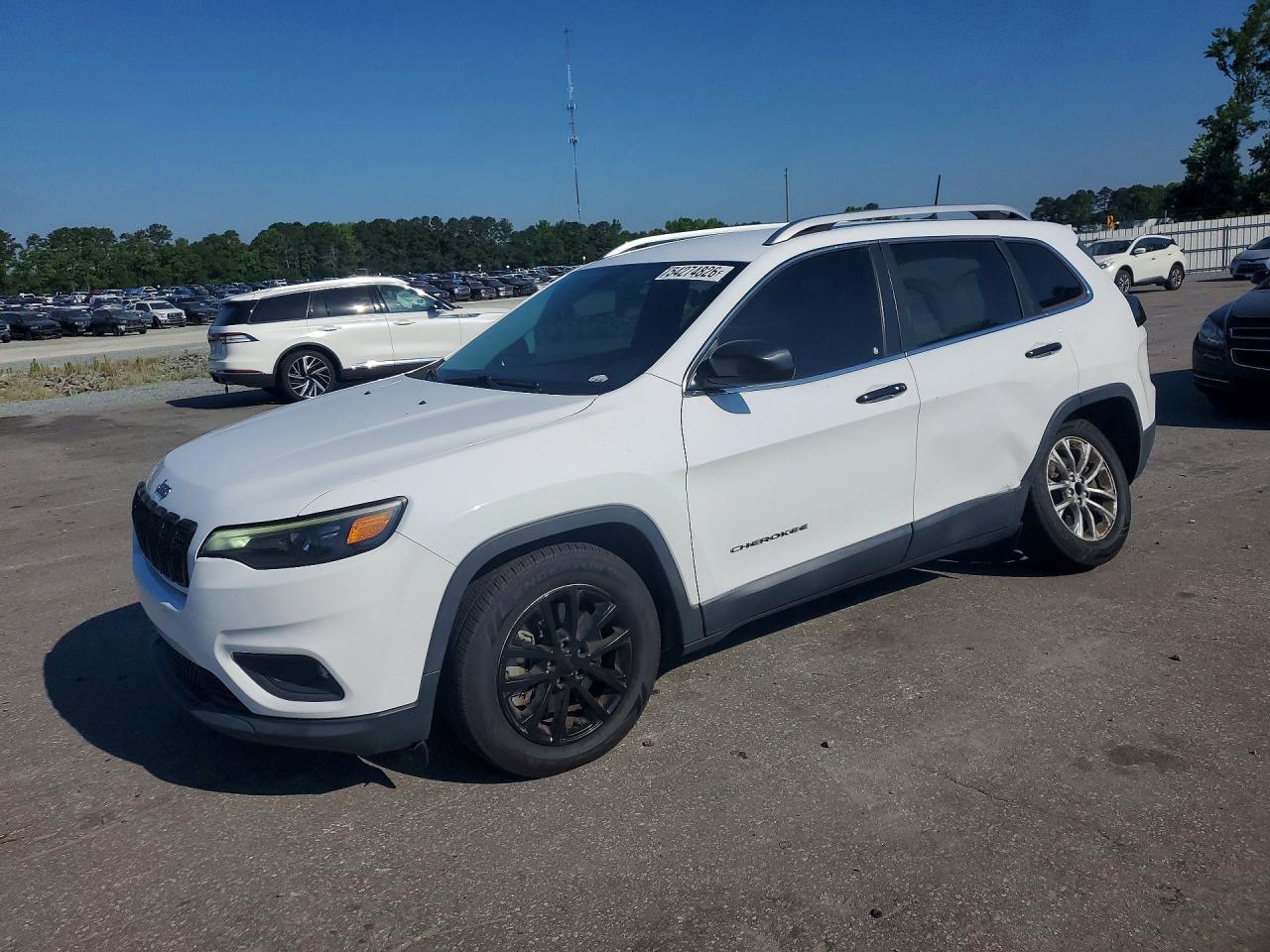 Salvage Jeep Grand Cherokee Image