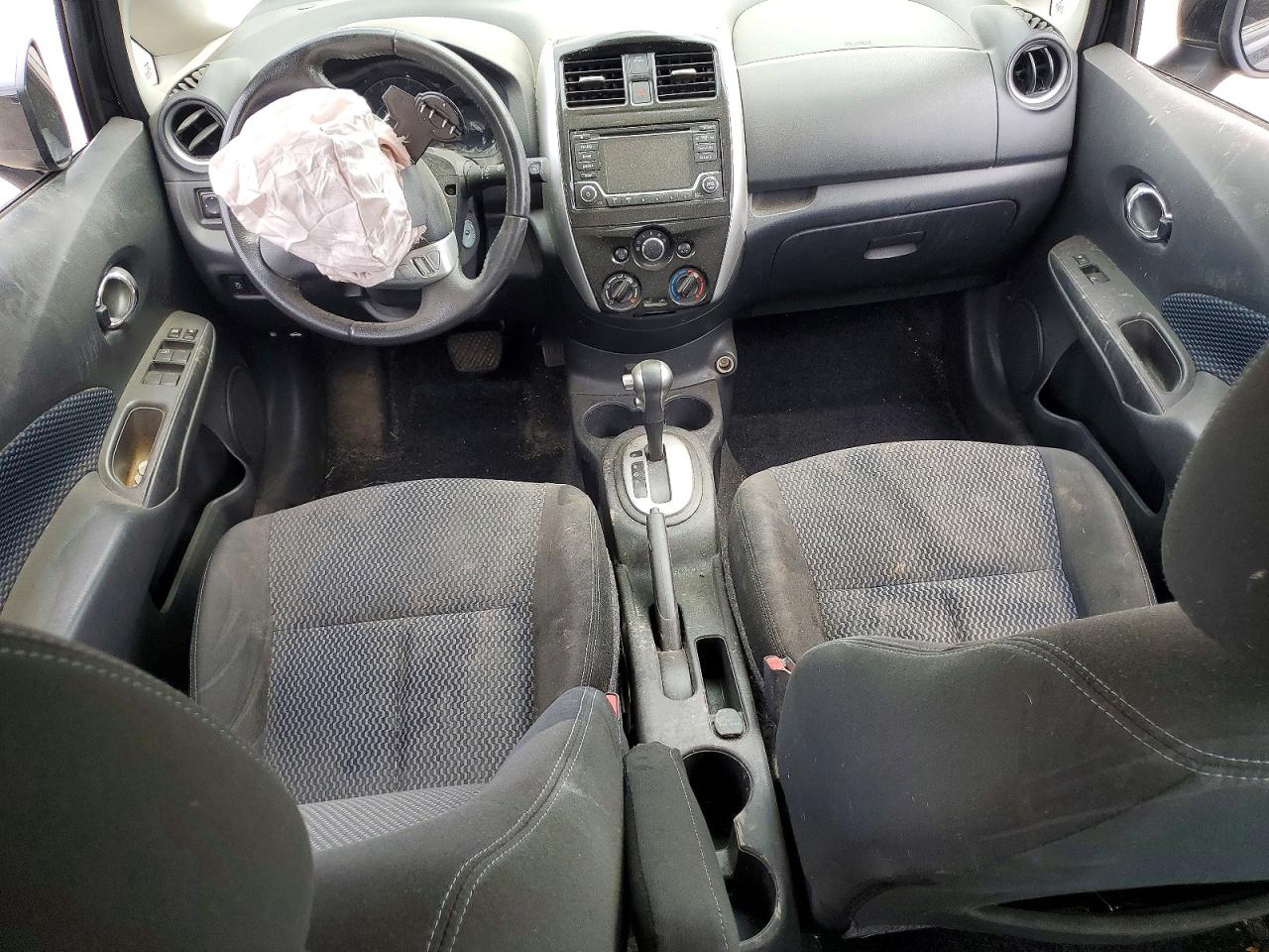Nissan Versa Sv