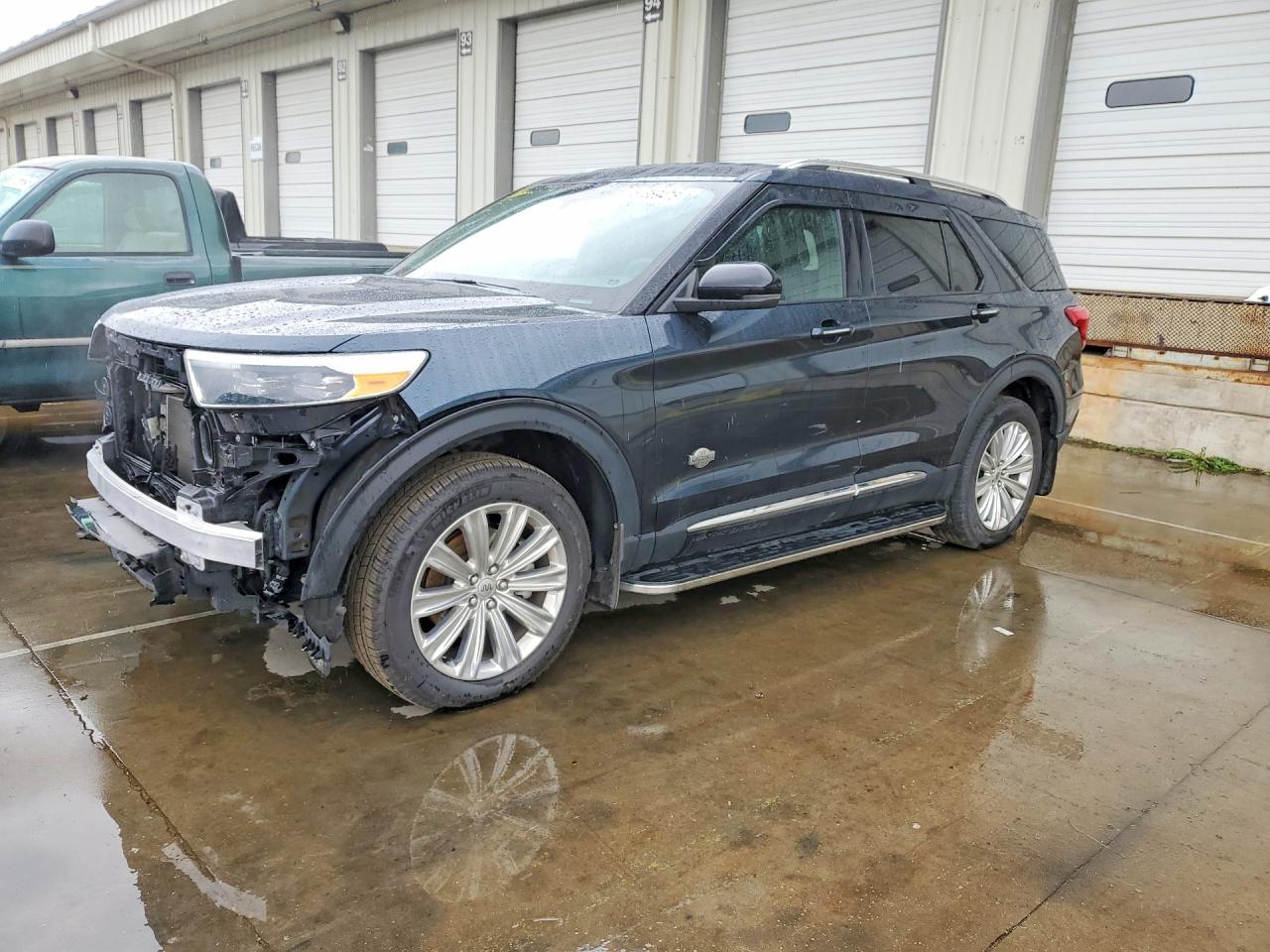 Salvage Ford Explorer Image