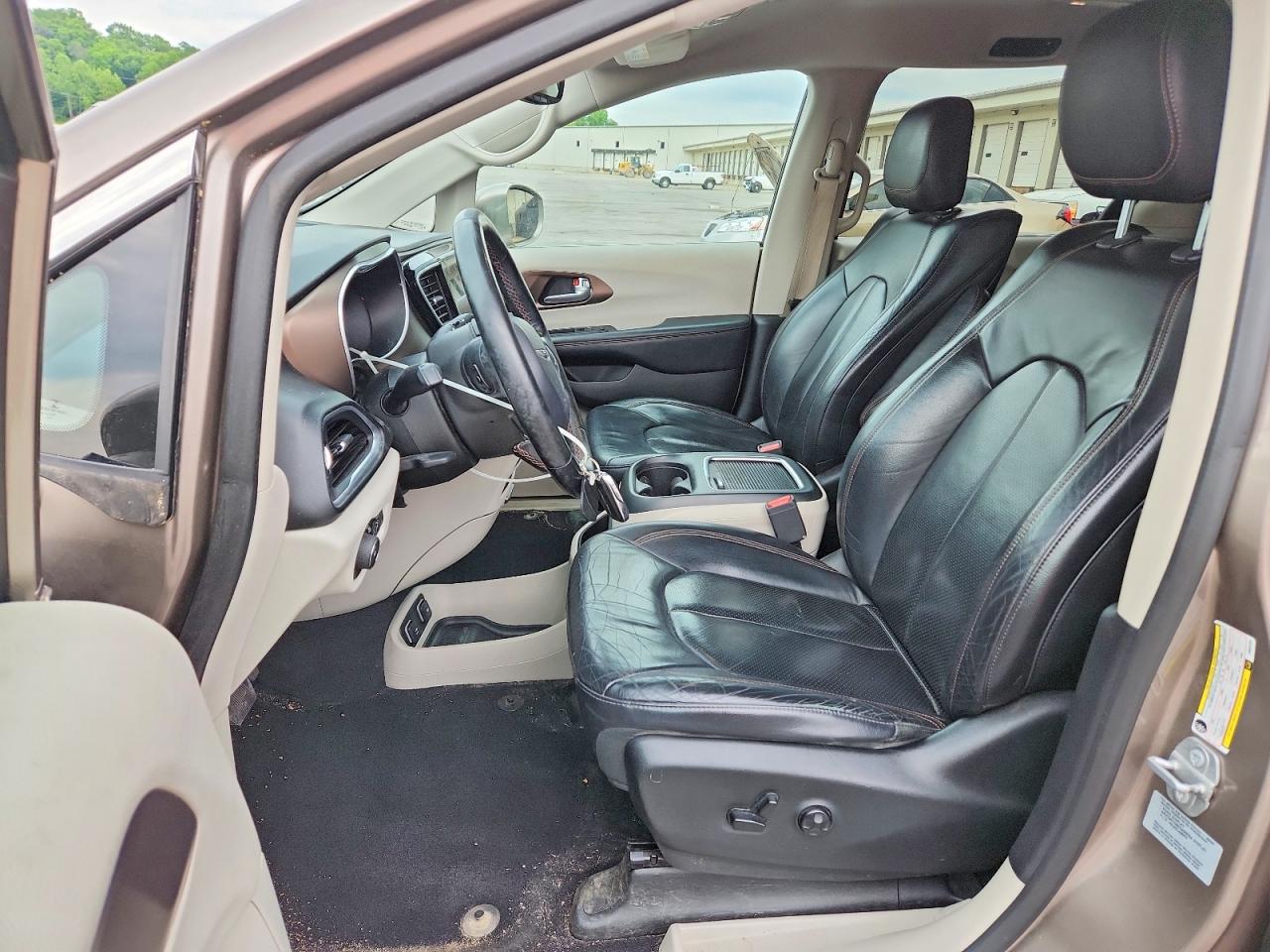 Chrysler Pacifica Touring L Plus