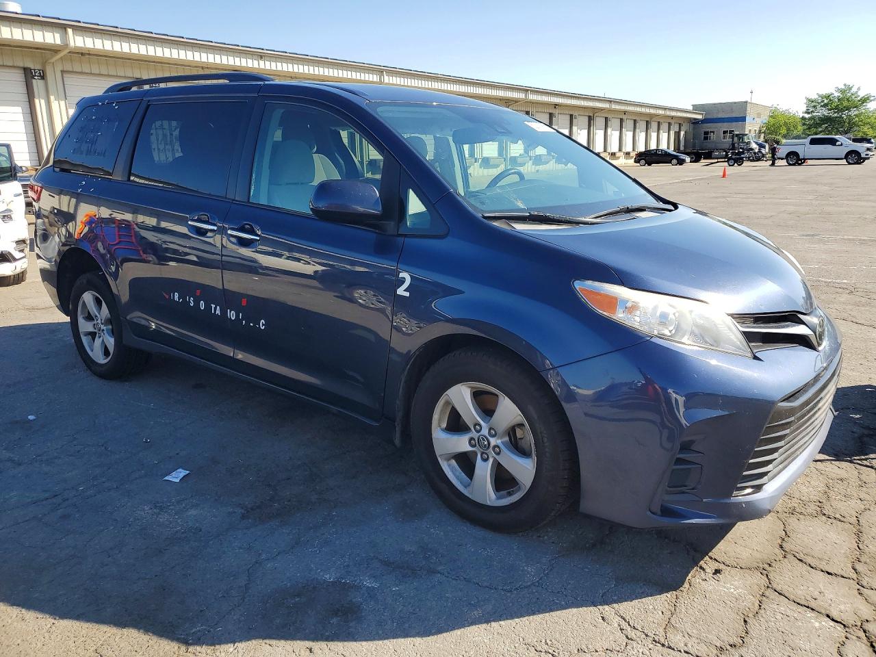 Toyota Sienna Le