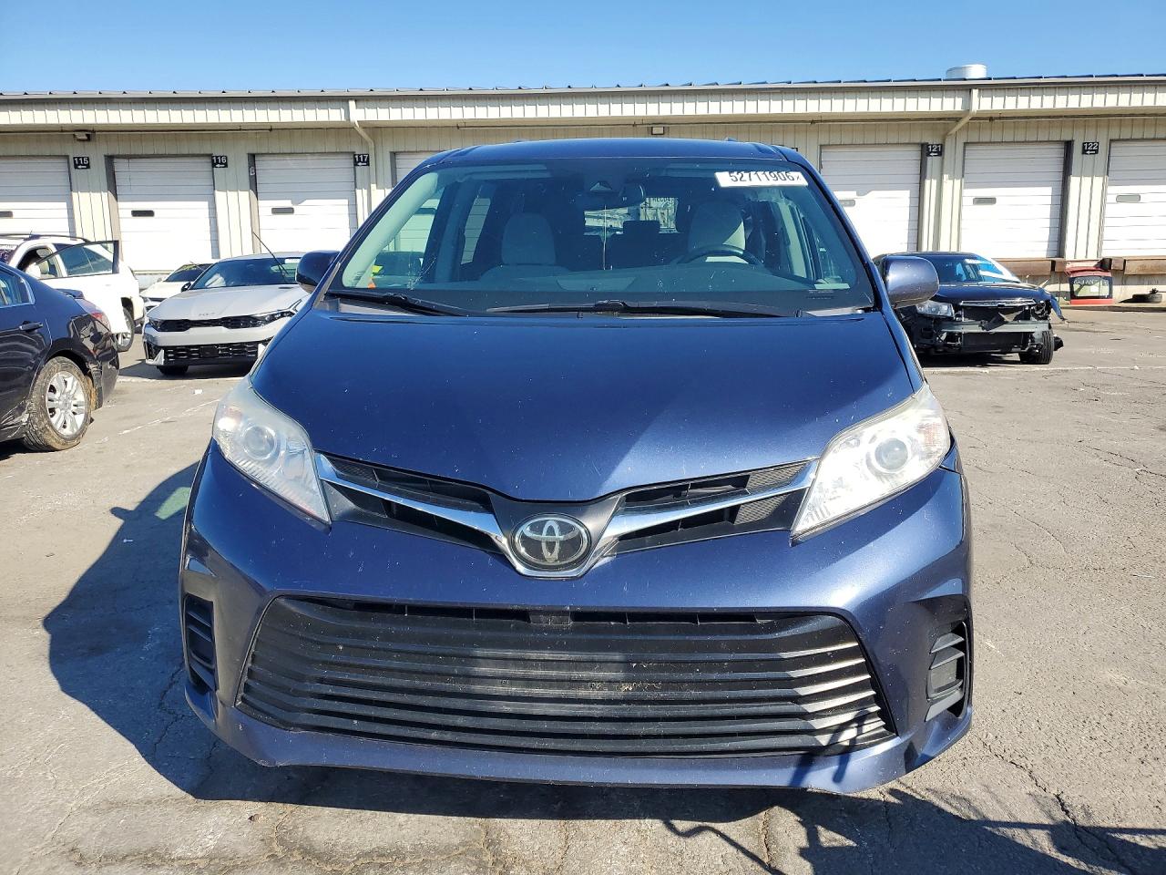 Toyota Sienna Le
