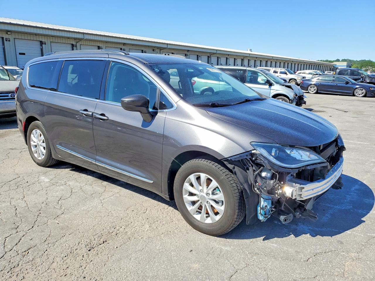 Chrysler Pacifica Touring L