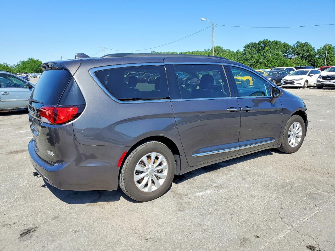 Chrysler Pacifica Touring L