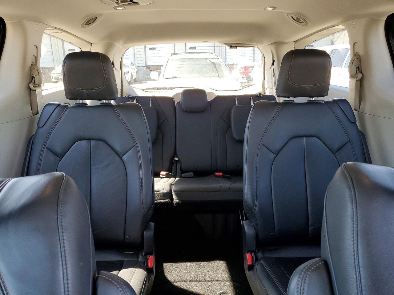 Chrysler Pacifica Touring L