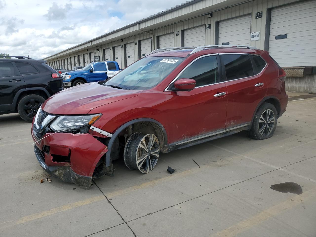 Salvage Nissan Rogue Image