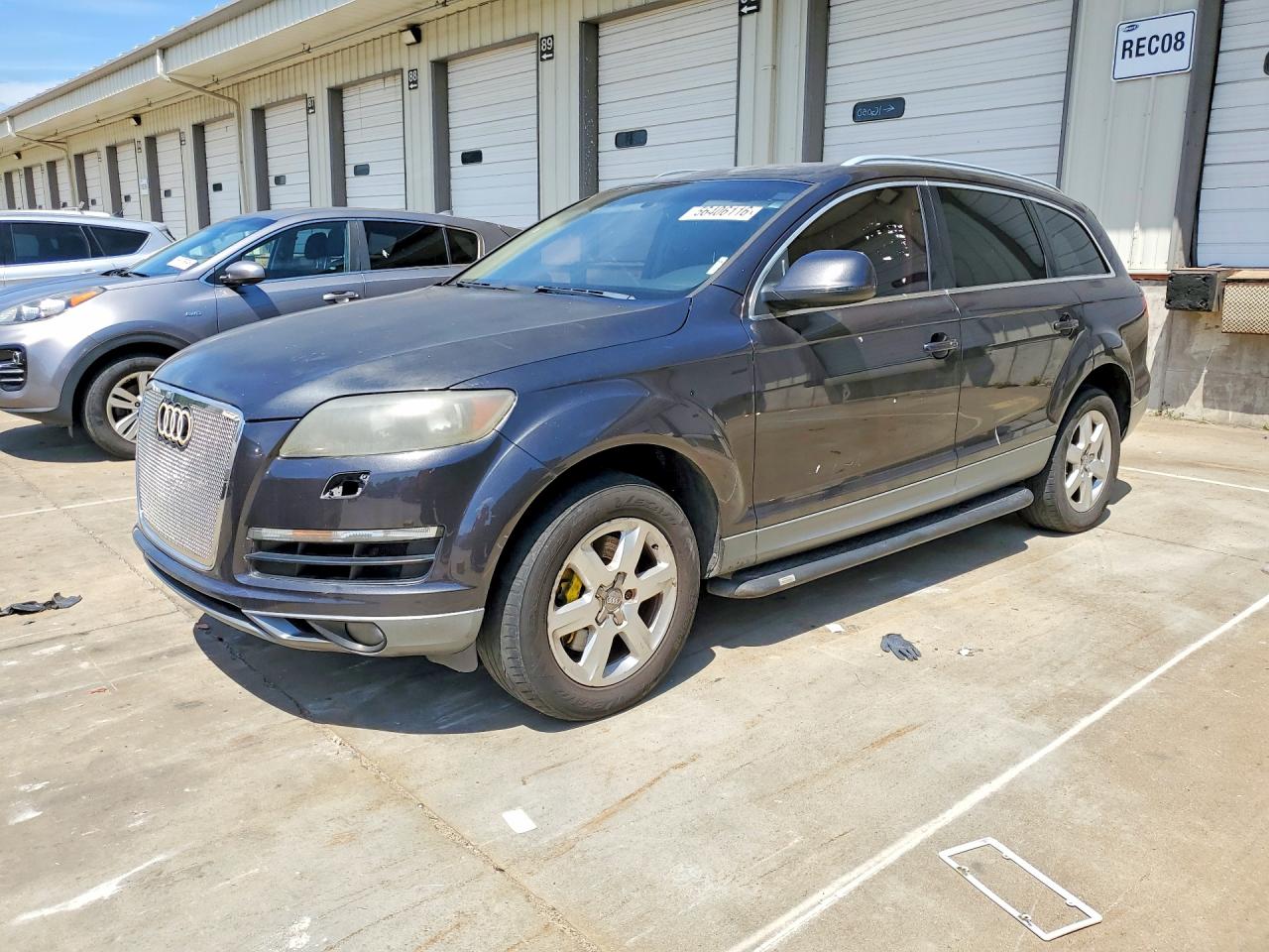 Salvage Audi Q7 Image