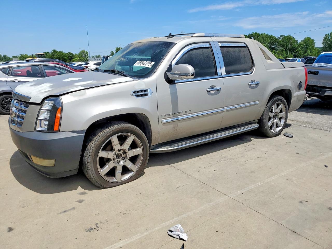 Salvage Cadillac Escalade Image