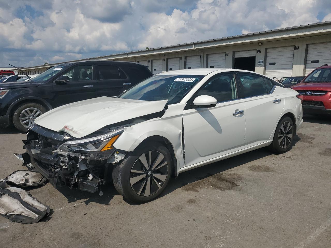 Salvage Nissan Altima Image