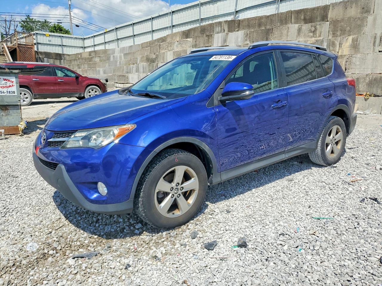 Salvage Toyota RAV4 Image