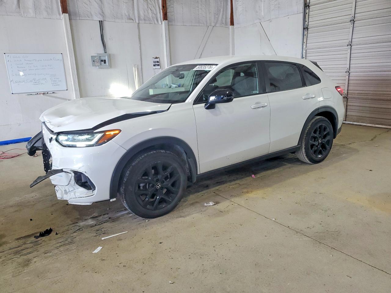 Salvage Honda HR-V Image