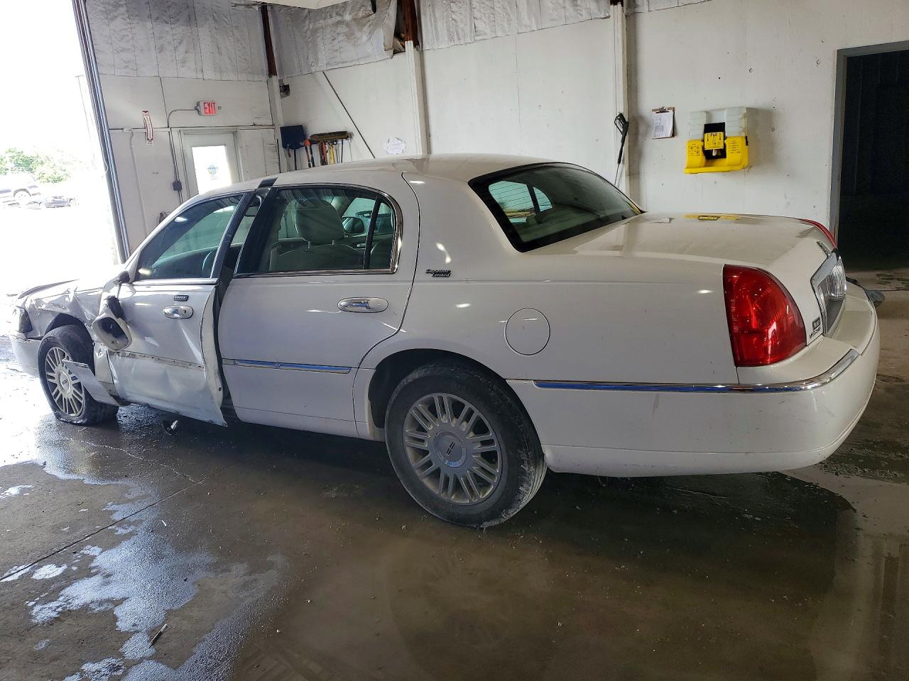 Lincoln Towncar Signature Limited