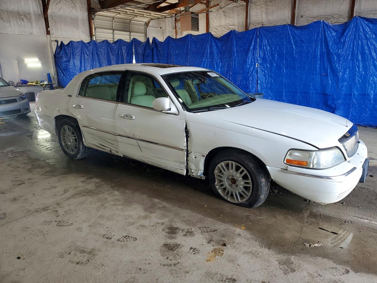 Lincoln Towncar Signature Limited