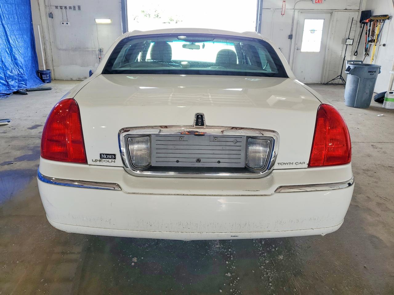 Lincoln Towncar Signature Limited