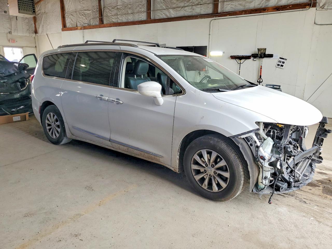 Chrysler Pacifica Touring L
