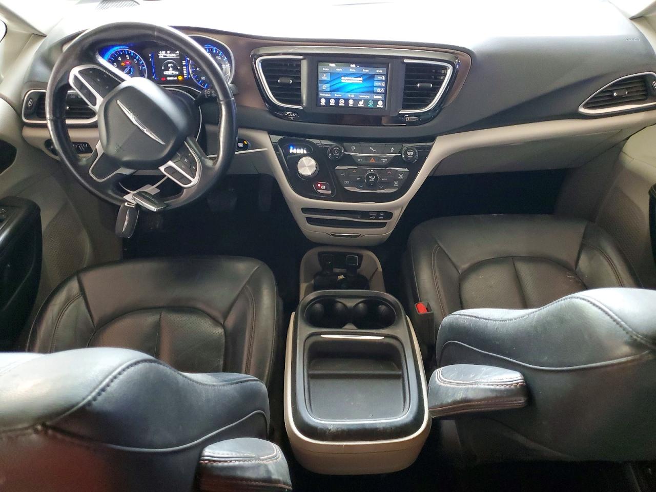 Chrysler Pacifica Touring L