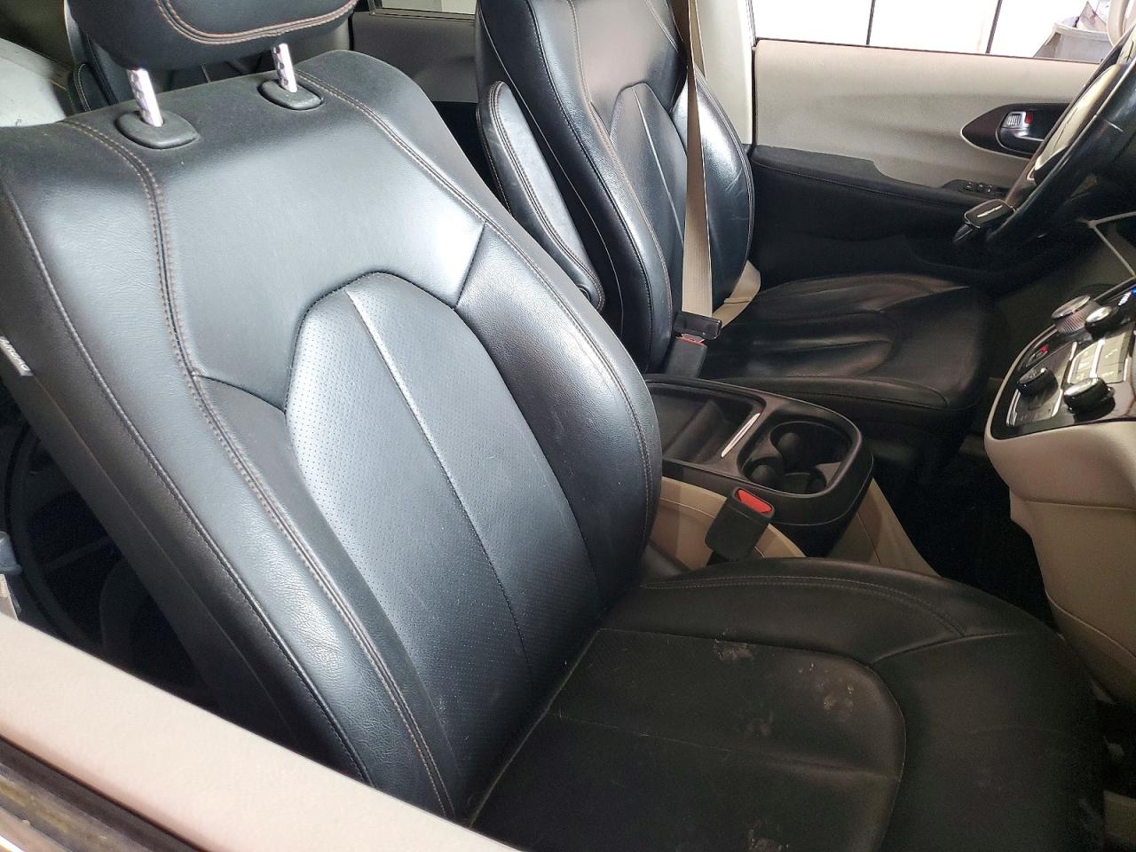 Chrysler Pacifica Touring L