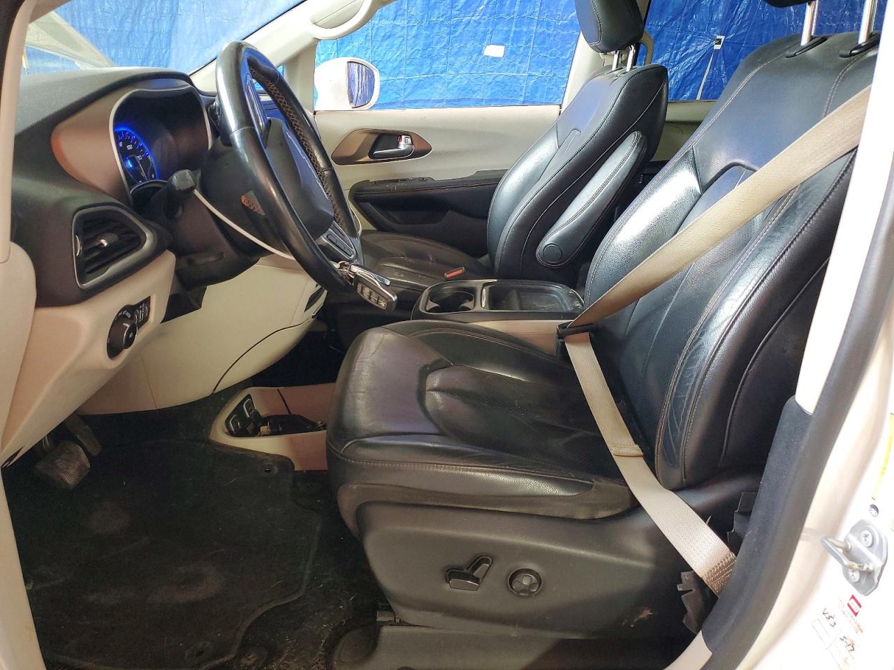Chrysler Pacifica Touring L