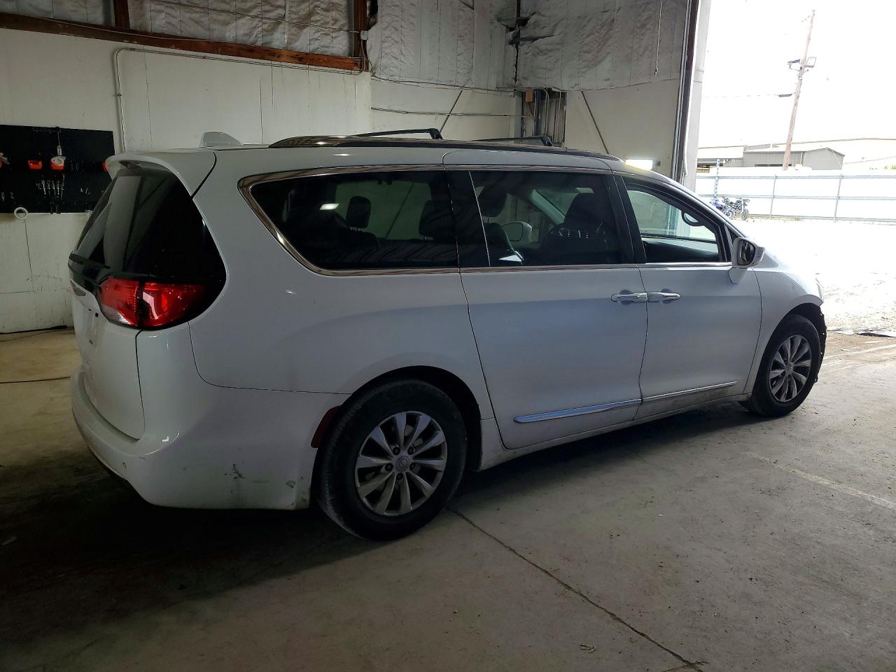 Chrysler Pacifica Touring L