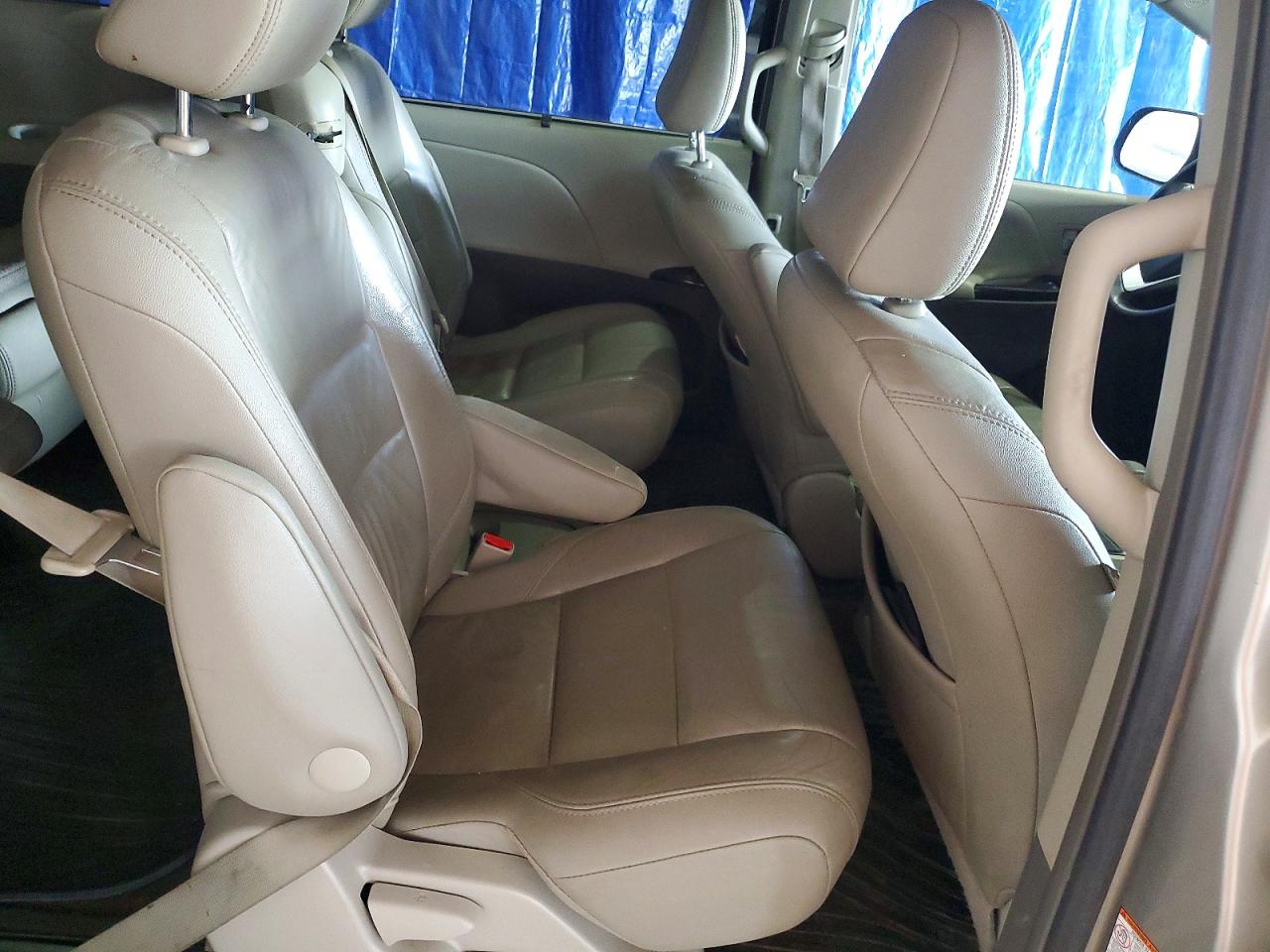 Toyota Sienna Xle