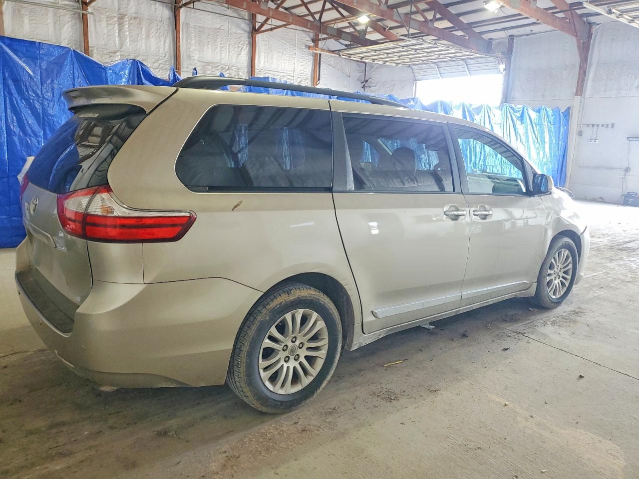 Toyota Sienna Xle