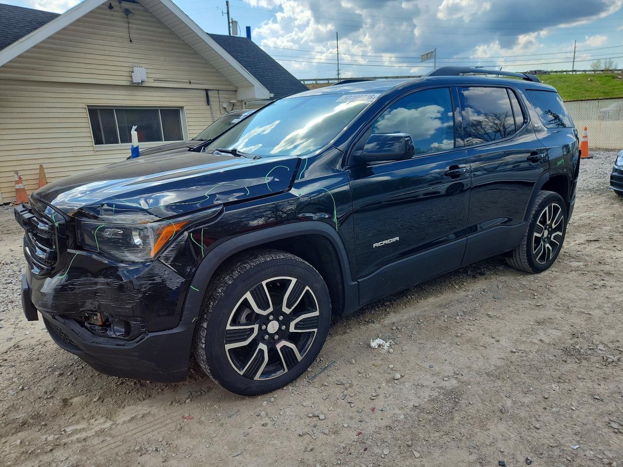 Salvage GMC Acadia Image