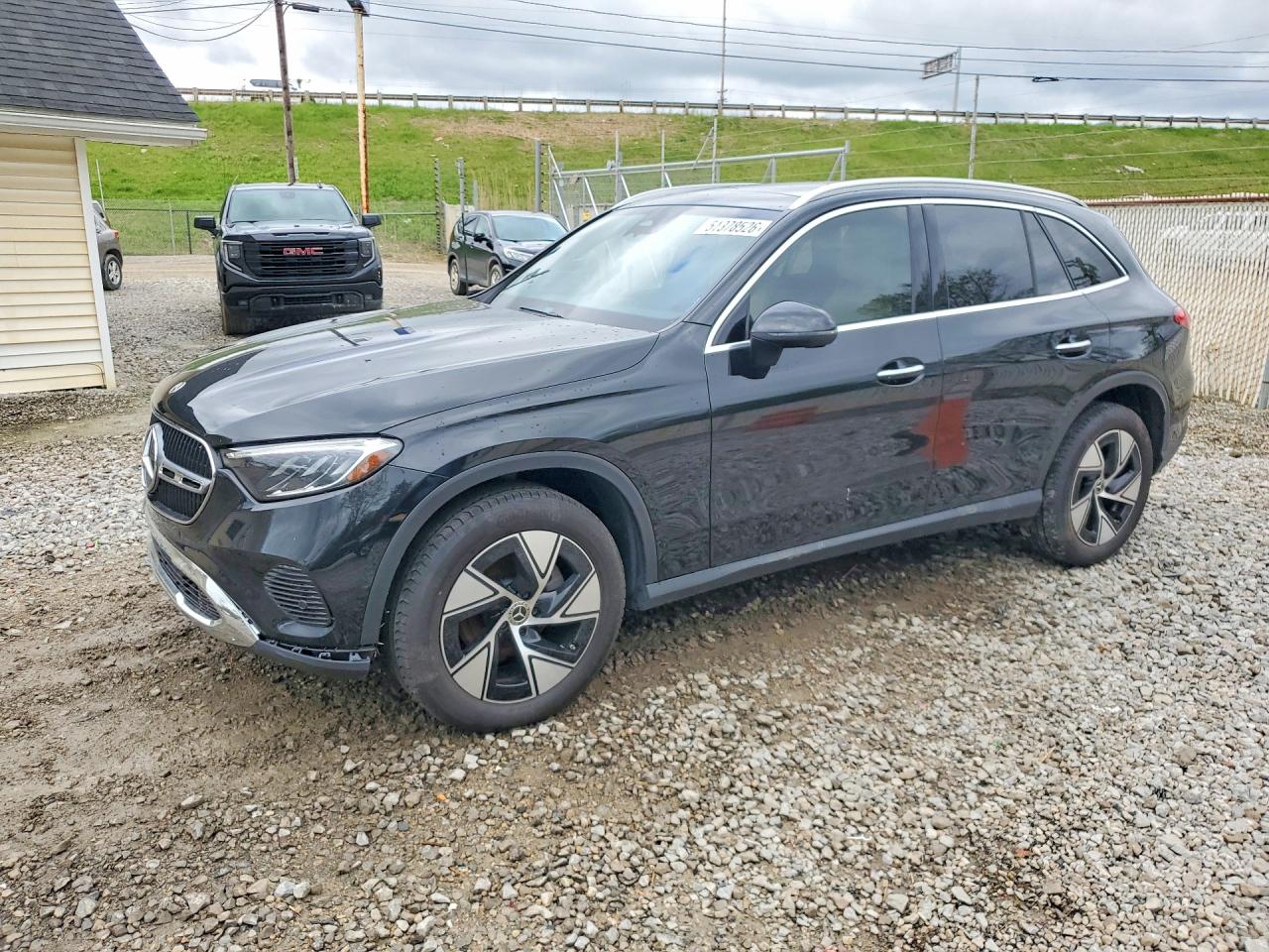 Salvage Mercedes-Benz GLC Image