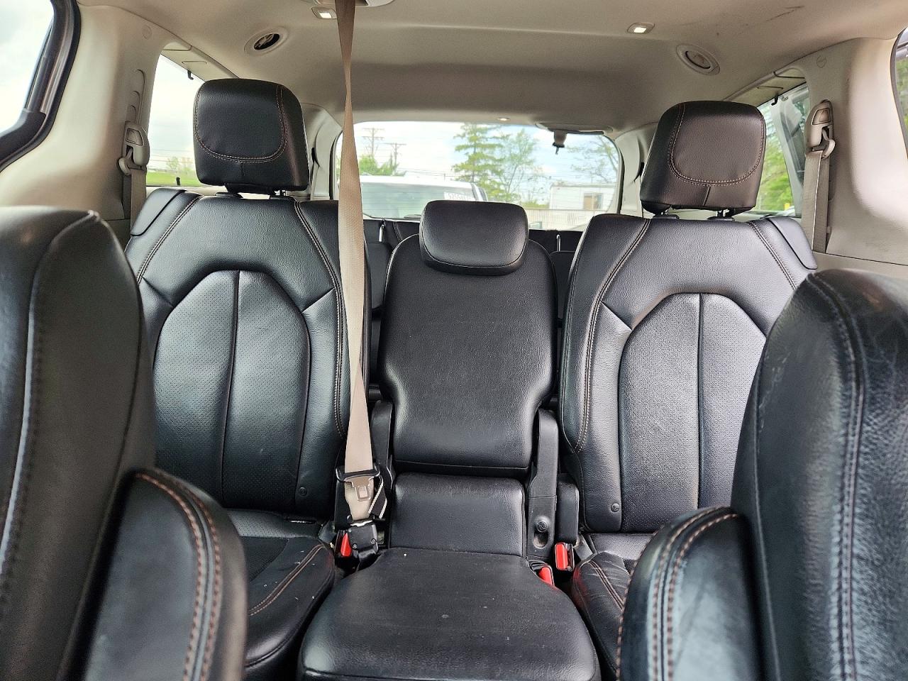 Chrysler Pacifica Touring L