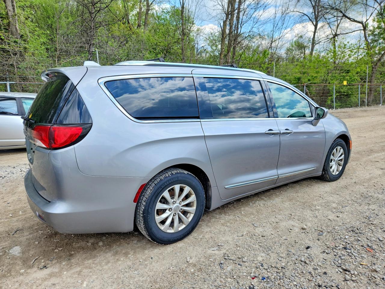 Chrysler Pacifica Touring L
