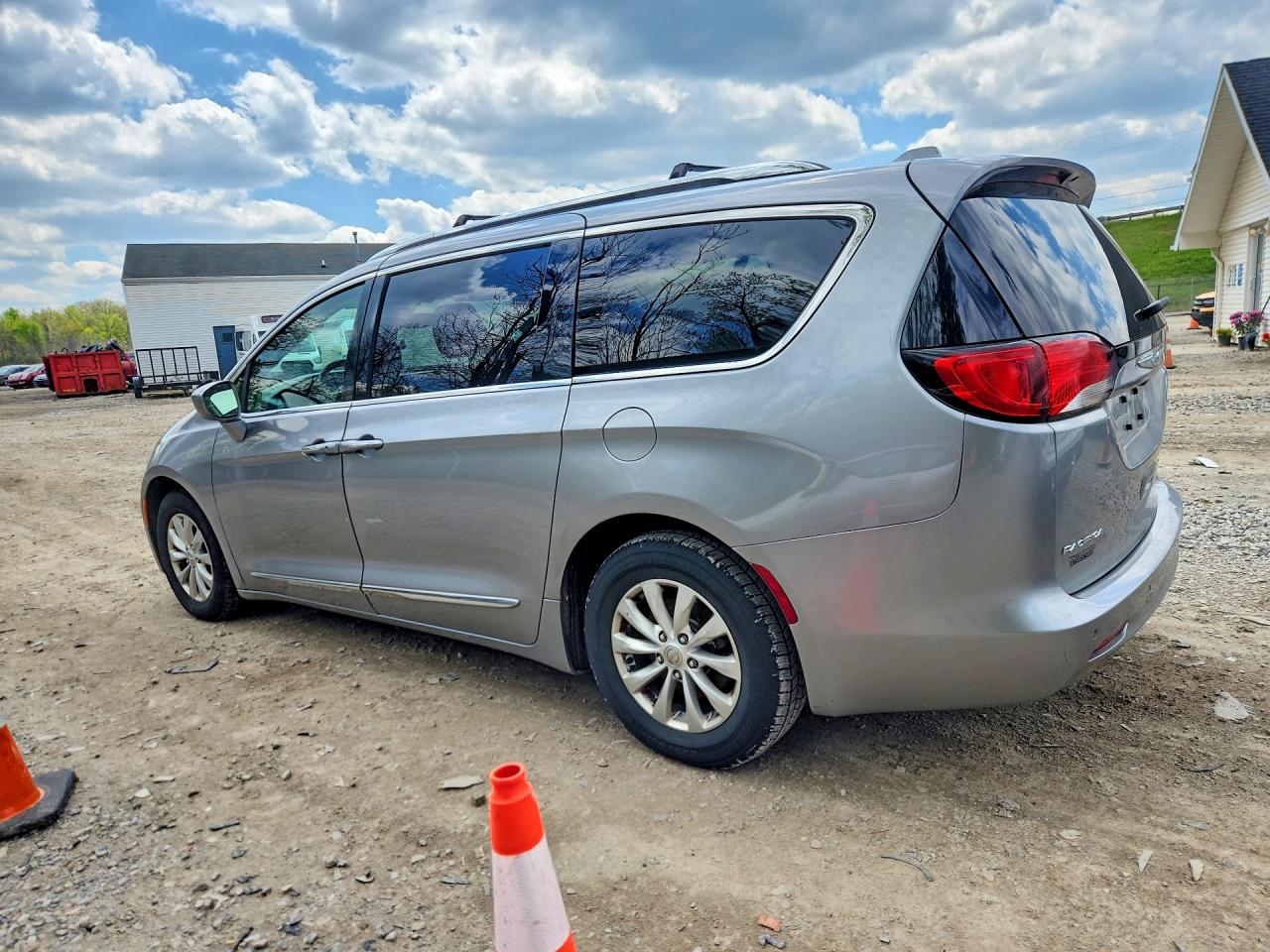 Chrysler Pacifica Touring L