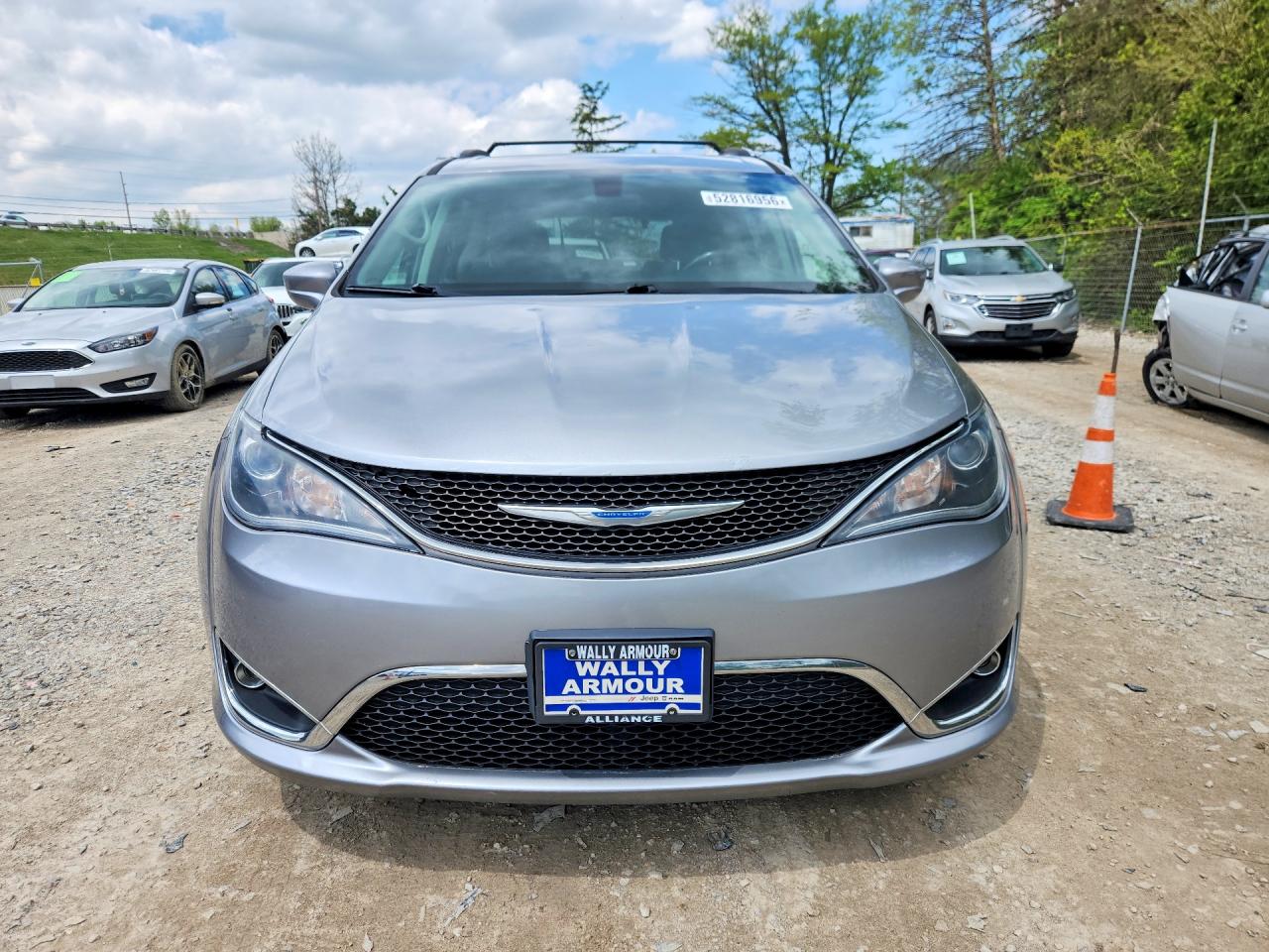 Chrysler Pacifica Touring L