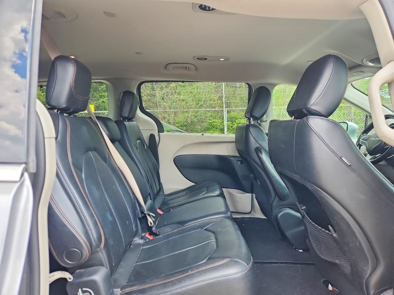 Chrysler Pacifica Touring L