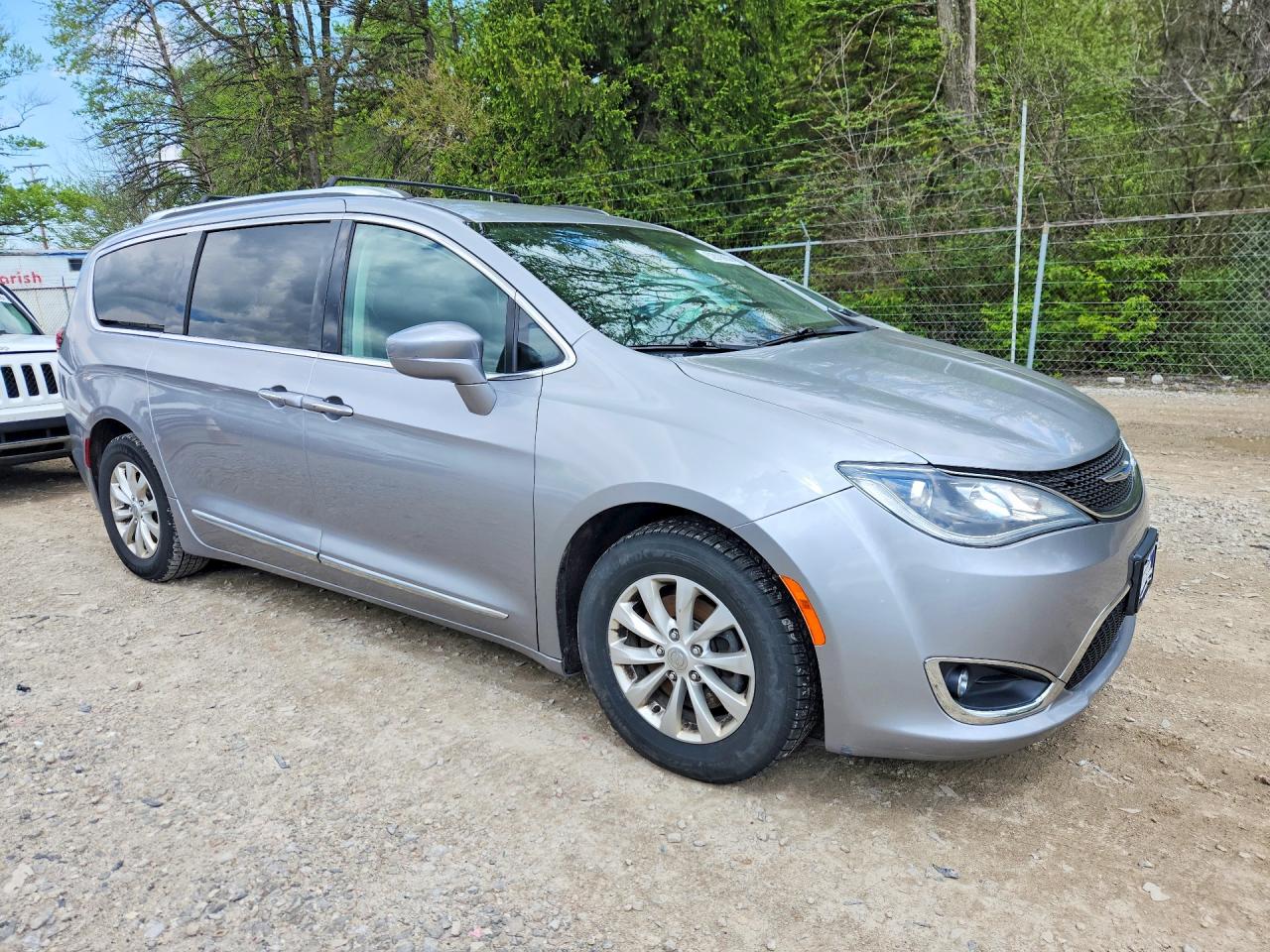 Chrysler Pacifica Touring L