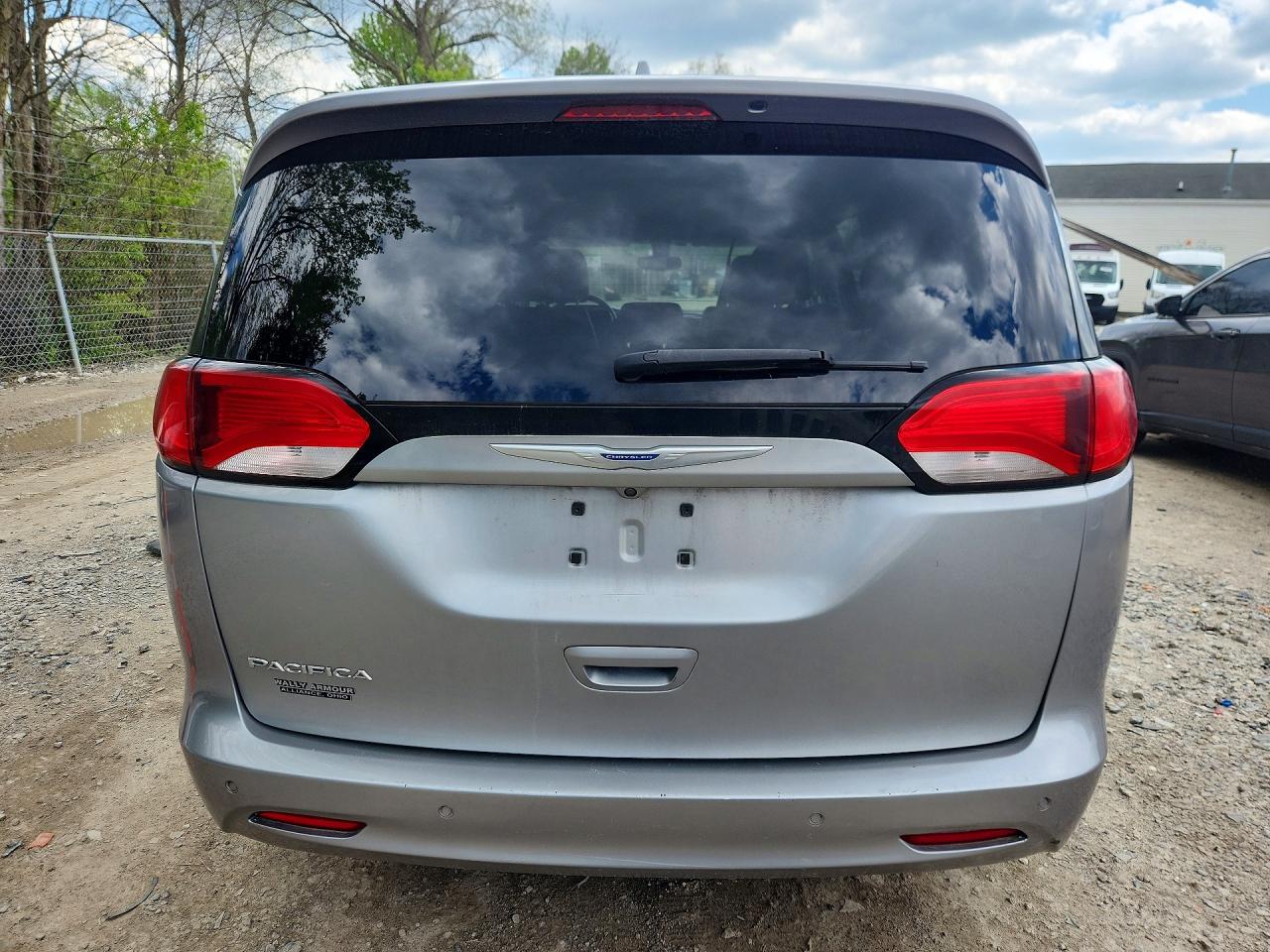 Chrysler Pacifica Touring L