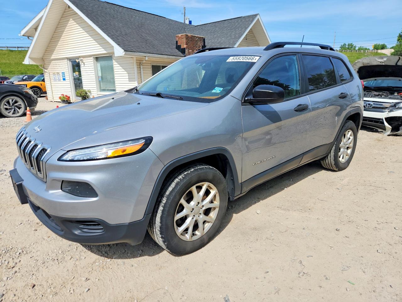 Salvage Jeep Grand Cherokee Image