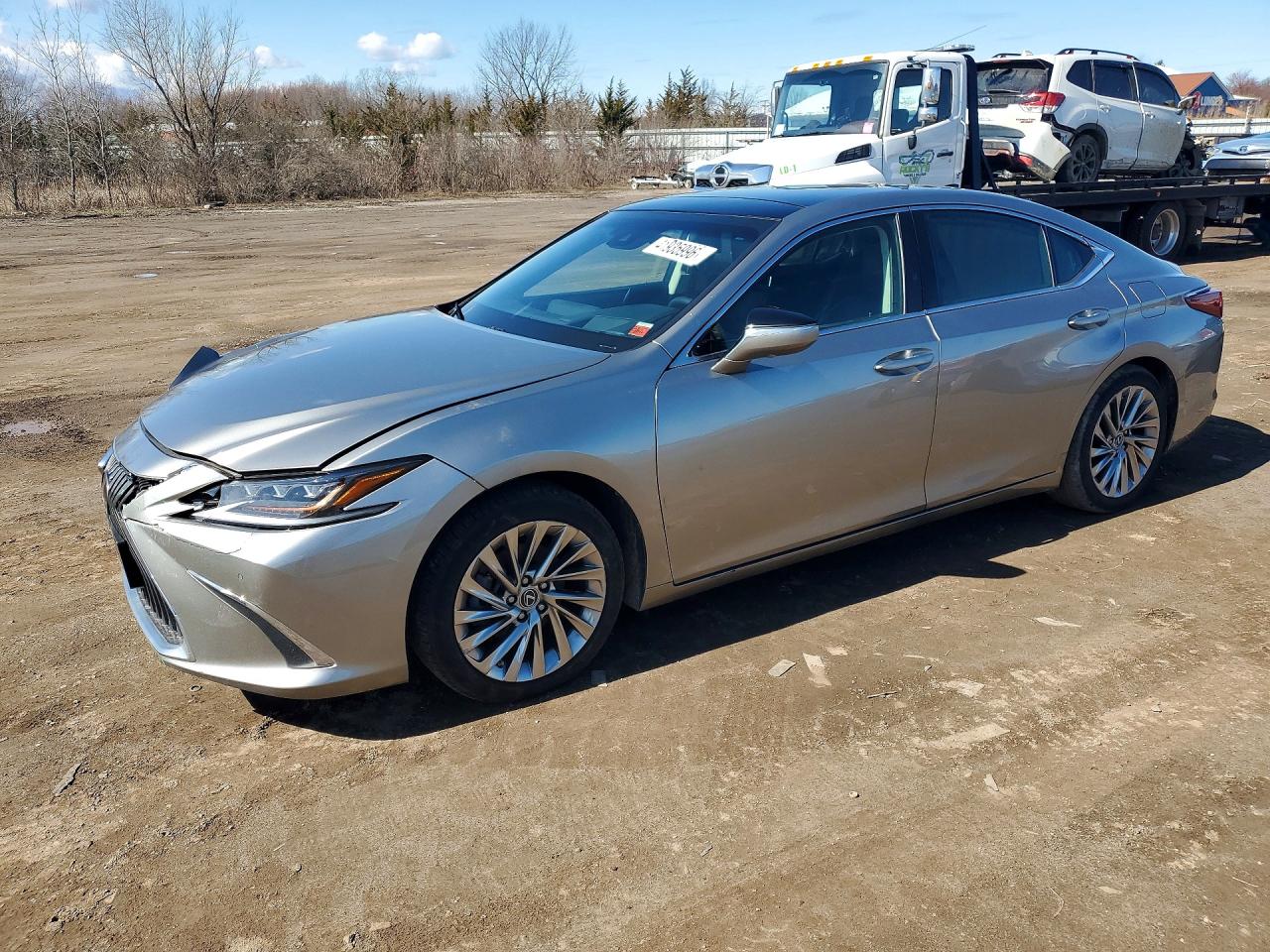 Salvage Lexus Es Image