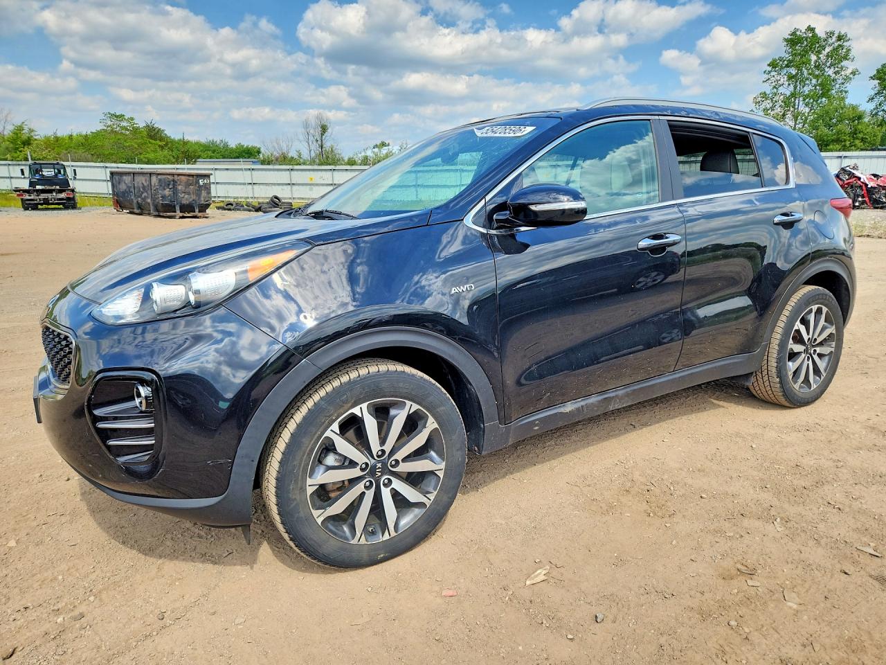 Salvage Kia Sportage Image