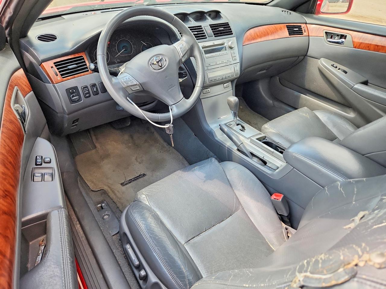 Toyota Camry Sle V6