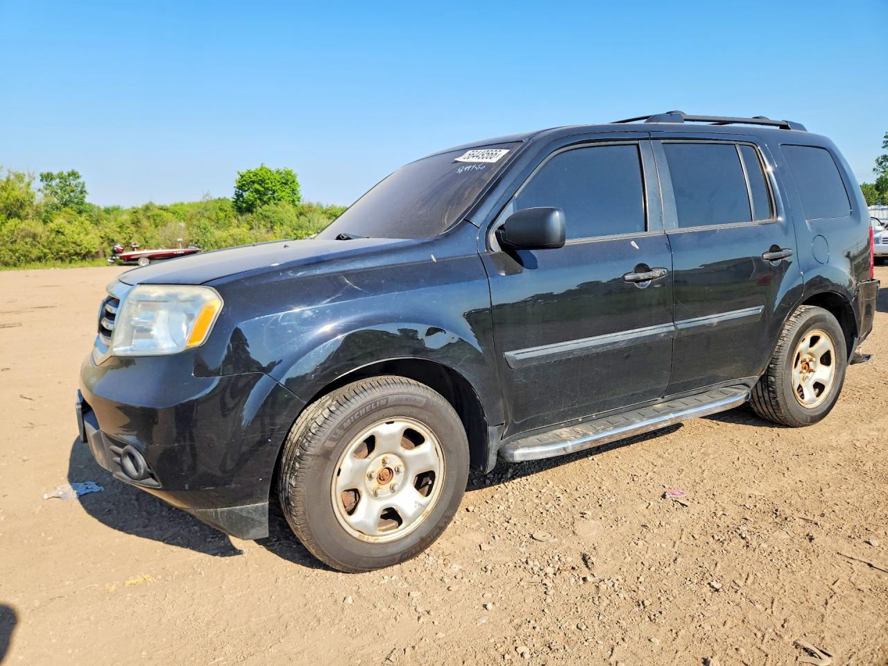 Salvage Honda Pilot Image