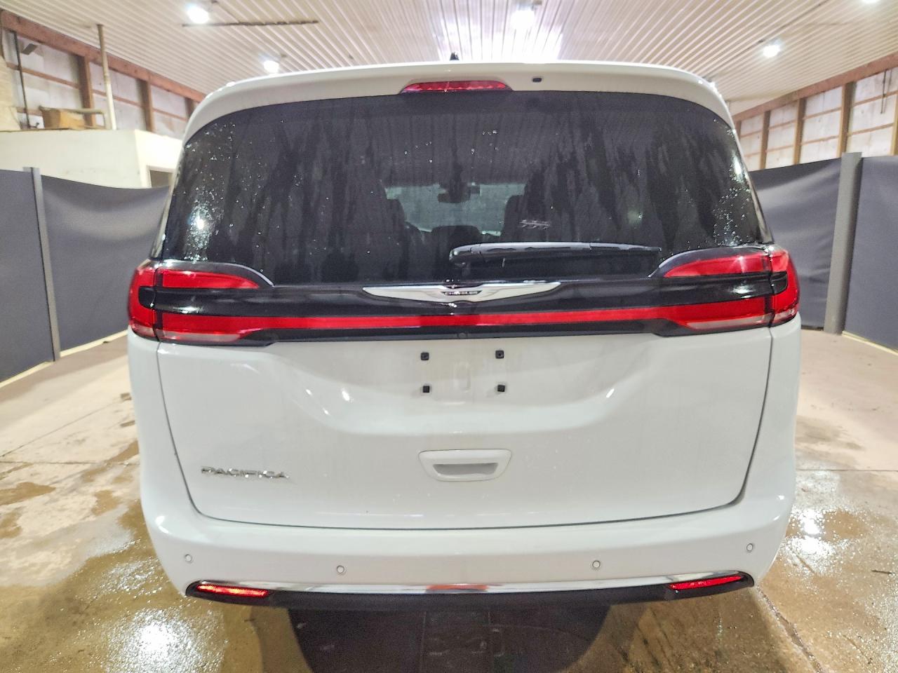Chrysler Pacifica Touring L