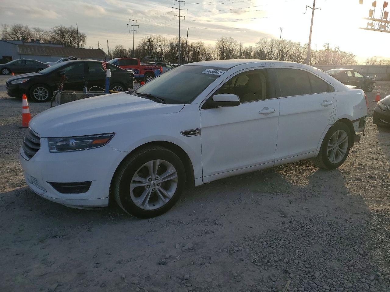 Salvage Ford Taurus Image